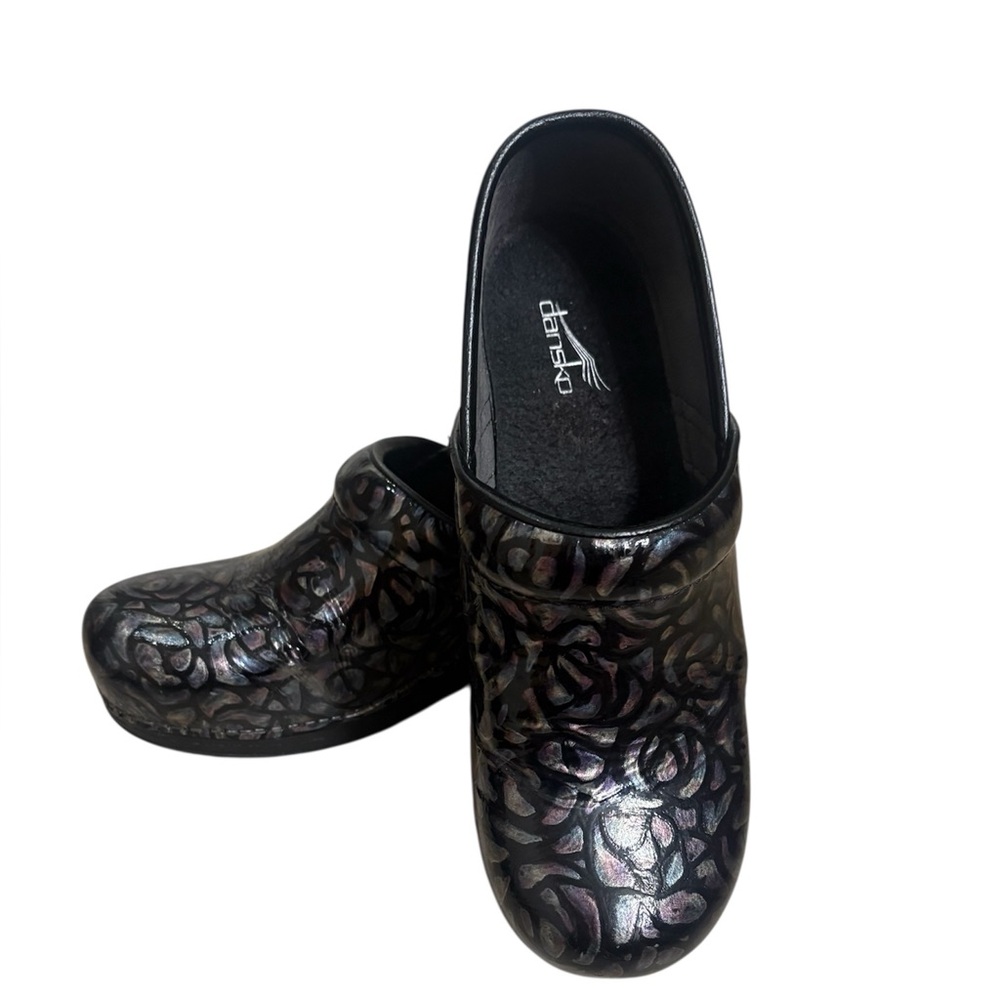 Dansko Women’s Patent Leather Clogs (Like NEW) EU Size: 39
